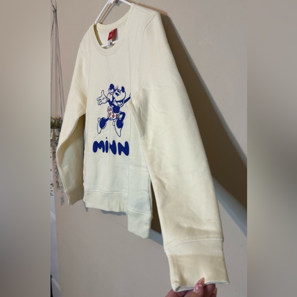 NWOT Disney Minnie Mouse Cream Sweatshirt with Blue Graphic Amazon collaboration - Picture 6 of 9